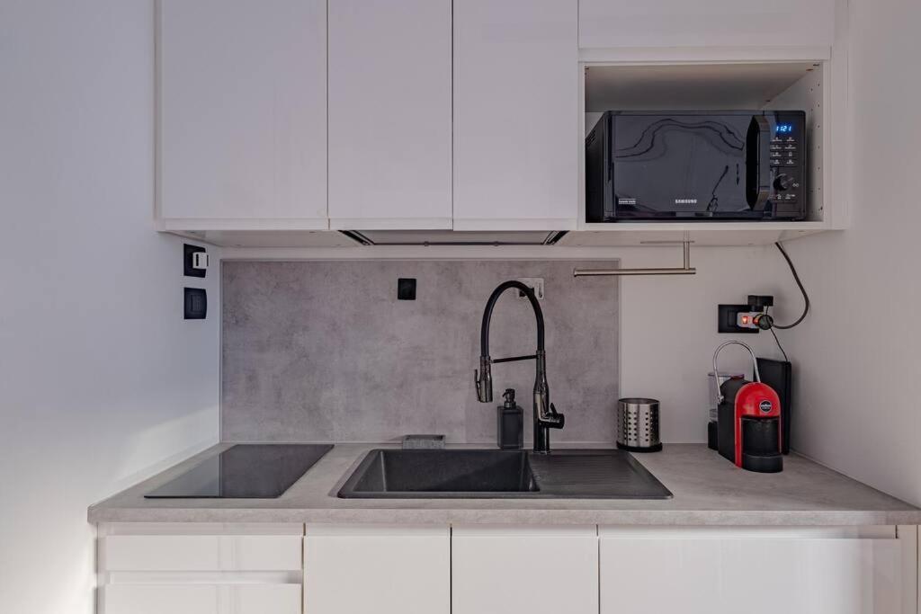 רומא Modern Apartment At San Giovanni מראה חיצוני תמונה
