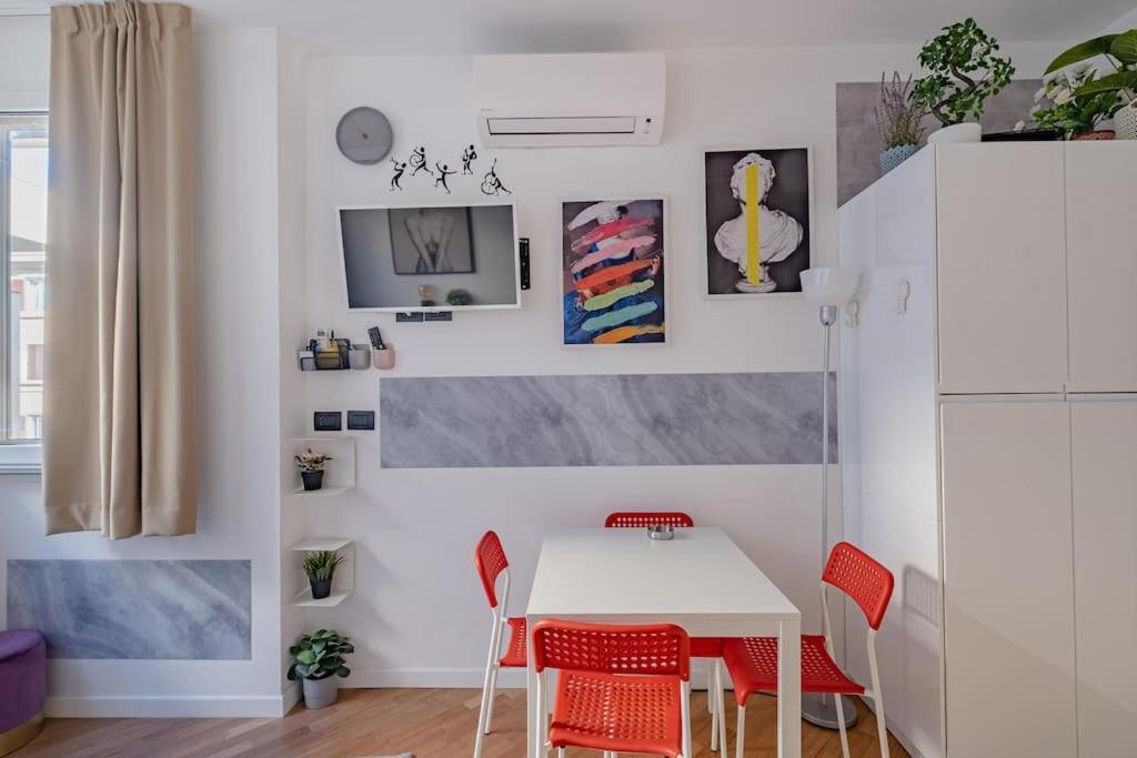 רומא Modern Apartment At San Giovanni מראה חיצוני תמונה